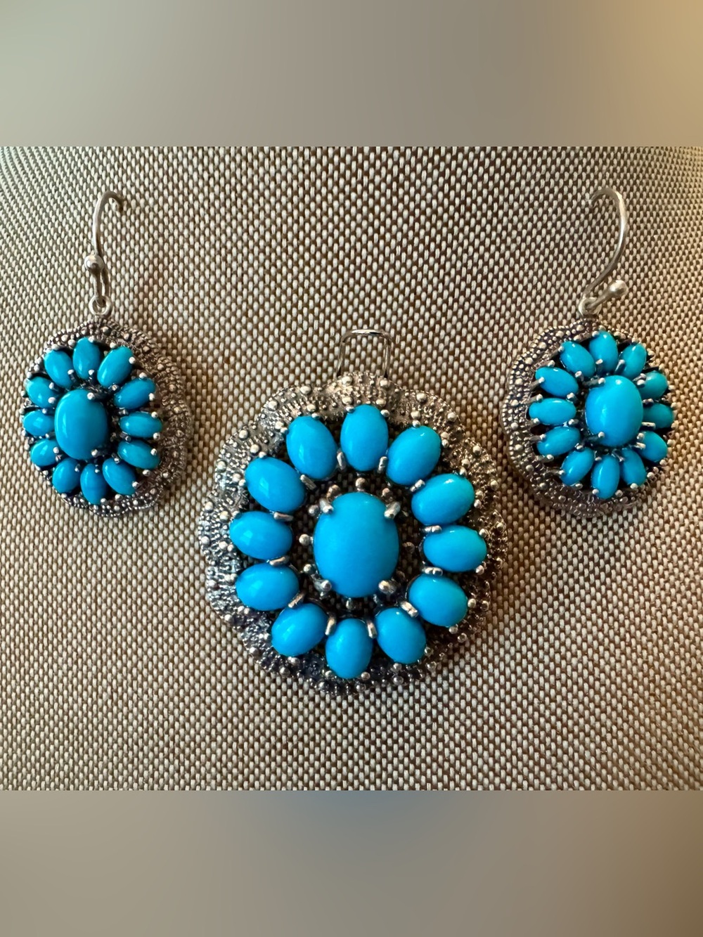 Gorgeous Sleeping Beauty Turquoise Silver  Pendant n Earring Suite